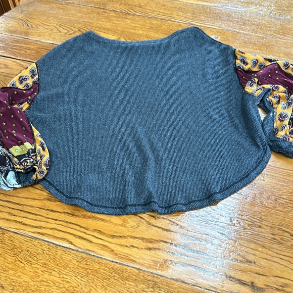 We the Free Free People gray waffle knit w/patchwork sleeves. Oversized Medium - Picture 10 of 16